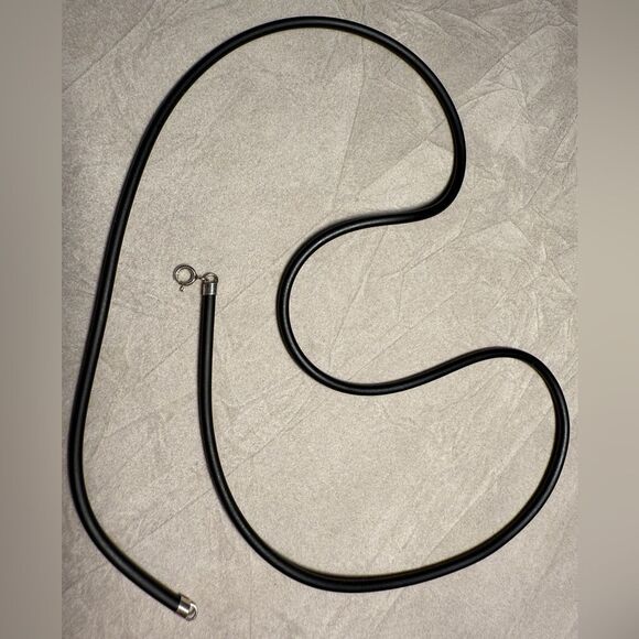 23" Black Cord Necklace - Unisex | 925 Silver
Clasp Minimalist Great for… - Picture 9 of 17